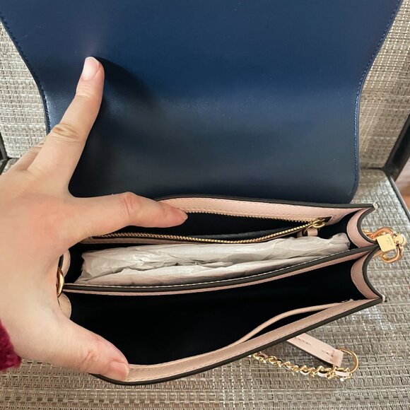 Tory Burch Robinson Leather Convertible Shoulder Bag - Picture 7 of 7